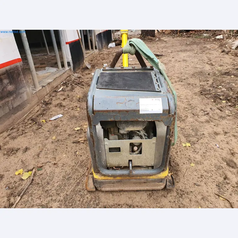 Baumaschinen, Fahrzeuge, Schalungsmaterial und Zubehör aus dem Bereich Hochbau-3