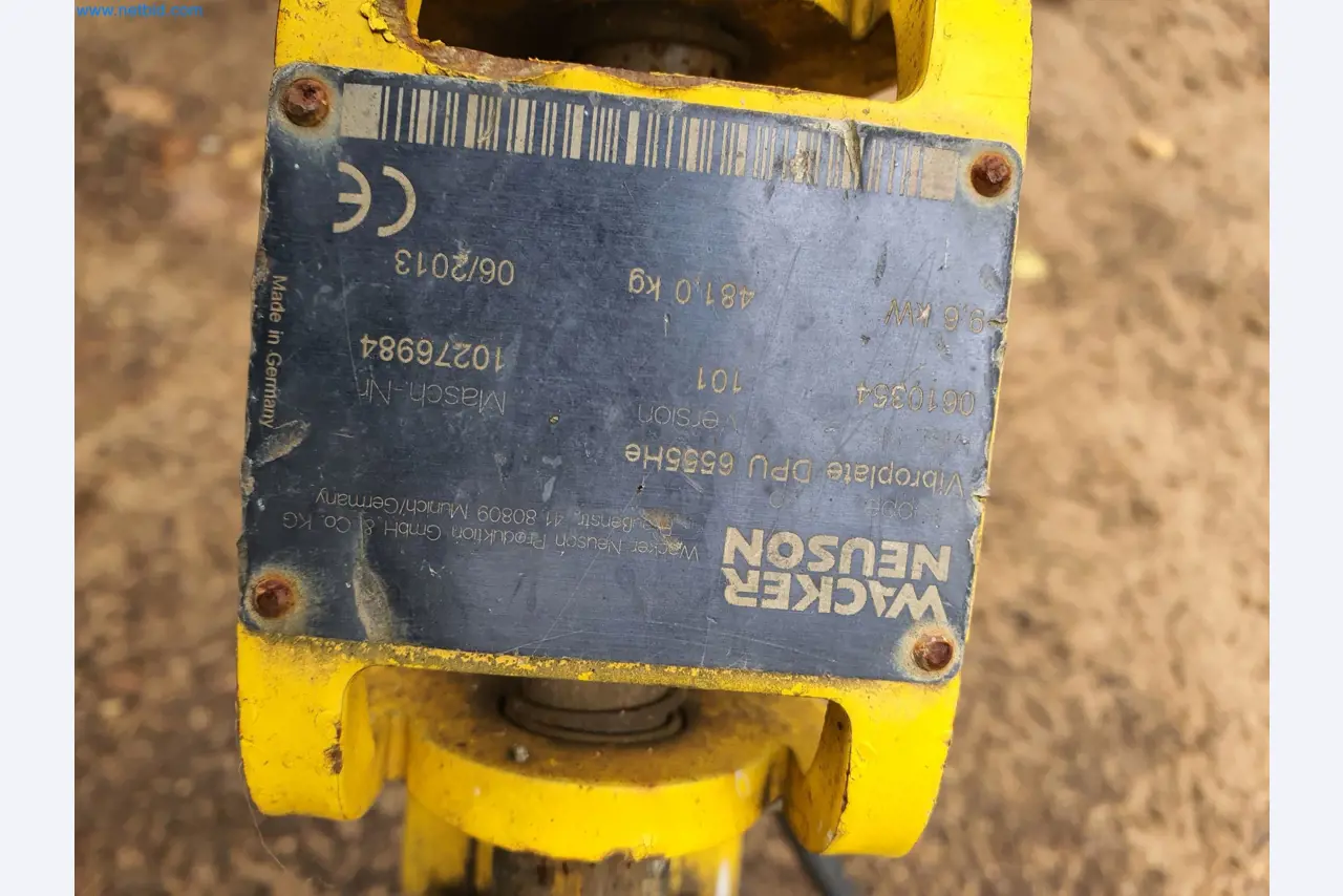 Baumaschinen, Fahrzeuge, Schalungsmaterial und Zubehör aus dem Bereich Hochbau-4