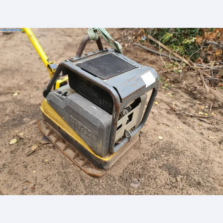 Baumaschinen, Fahrzeuge, Schalungsmaterial und Zubehör aus dem Bereich Hochbau-6