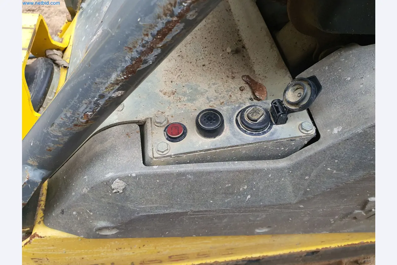 Baumaschinen, Fahrzeuge, Schalungsmaterial und Zubehör aus dem Bereich Hochbau-7