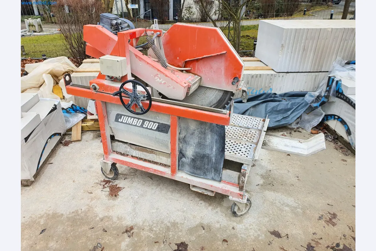 Baumaschinen, Fahrzeuge, Schalungsmaterial und Zubehör aus dem Bereich Hochbau-1