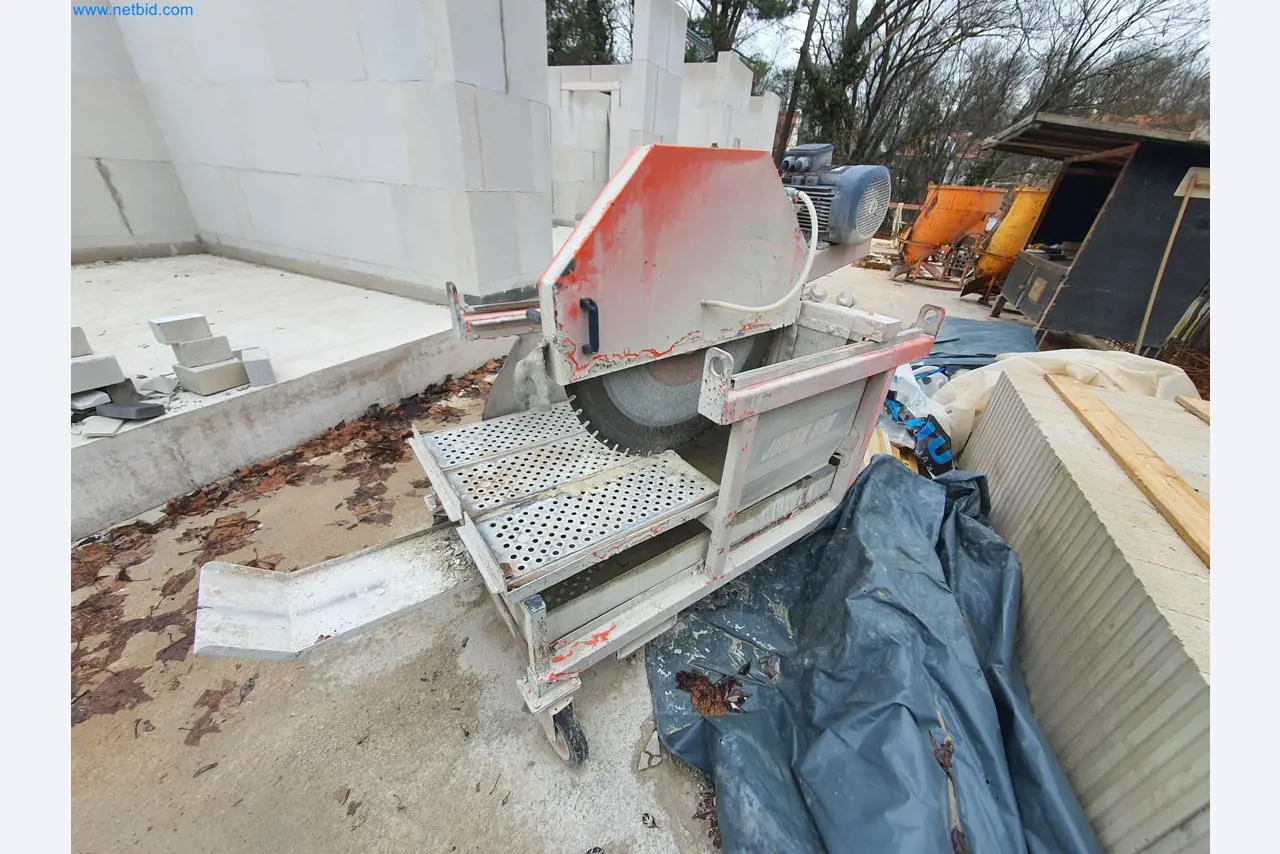 Baumaschinen, Fahrzeuge, Schalungsmaterial und Zubehör aus dem Bereich Hochbau-3