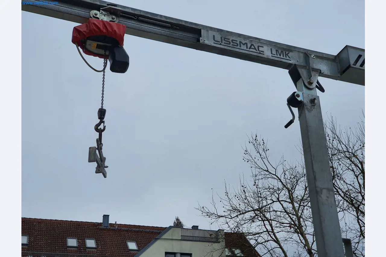 Stavební stroje, vozidla, bednicí materiál a příslušenství z oblasti stavebnictví-10
