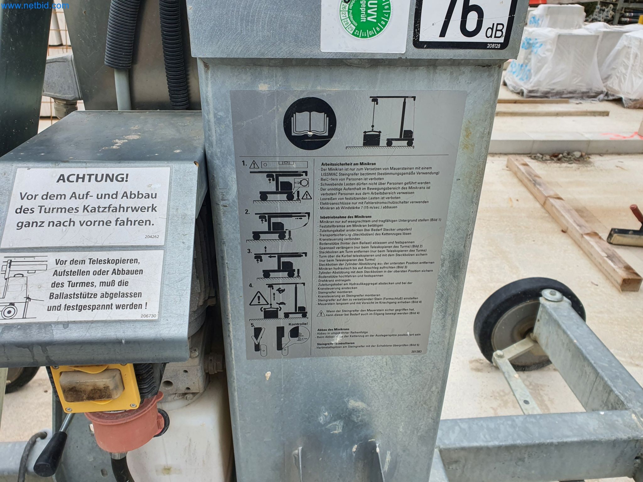 Baumaschinen, Fahrzeuge, Schalungsmaterial und Zubehör aus dem Bereich Hochbau-11