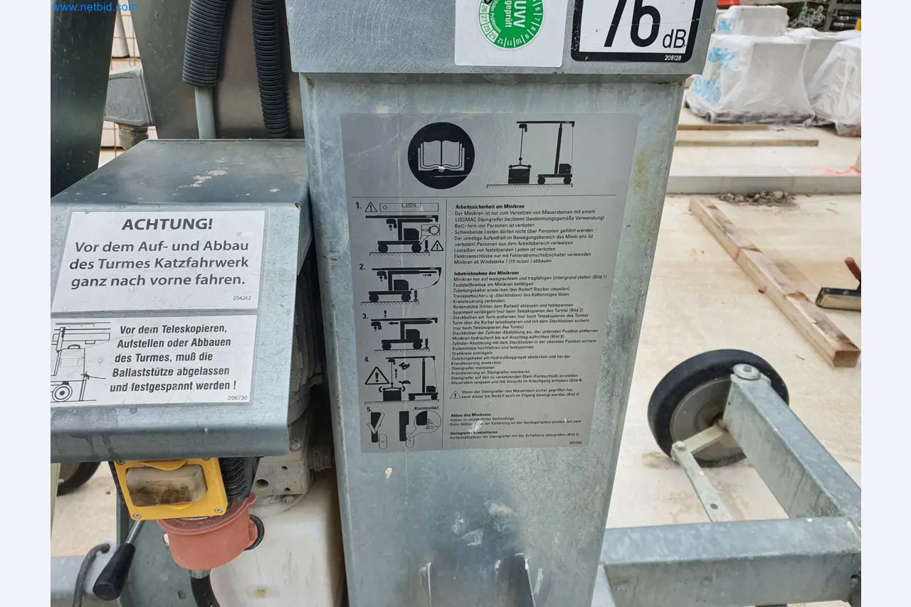 Stavební stroje, vozidla, bednicí materiál a příslušenství z oblasti stavebnictví-11