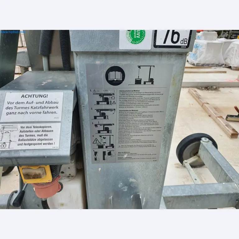 Stavební stroje, vozidla, bednicí materiál a příslušenství z oblasti stavebnictví-11