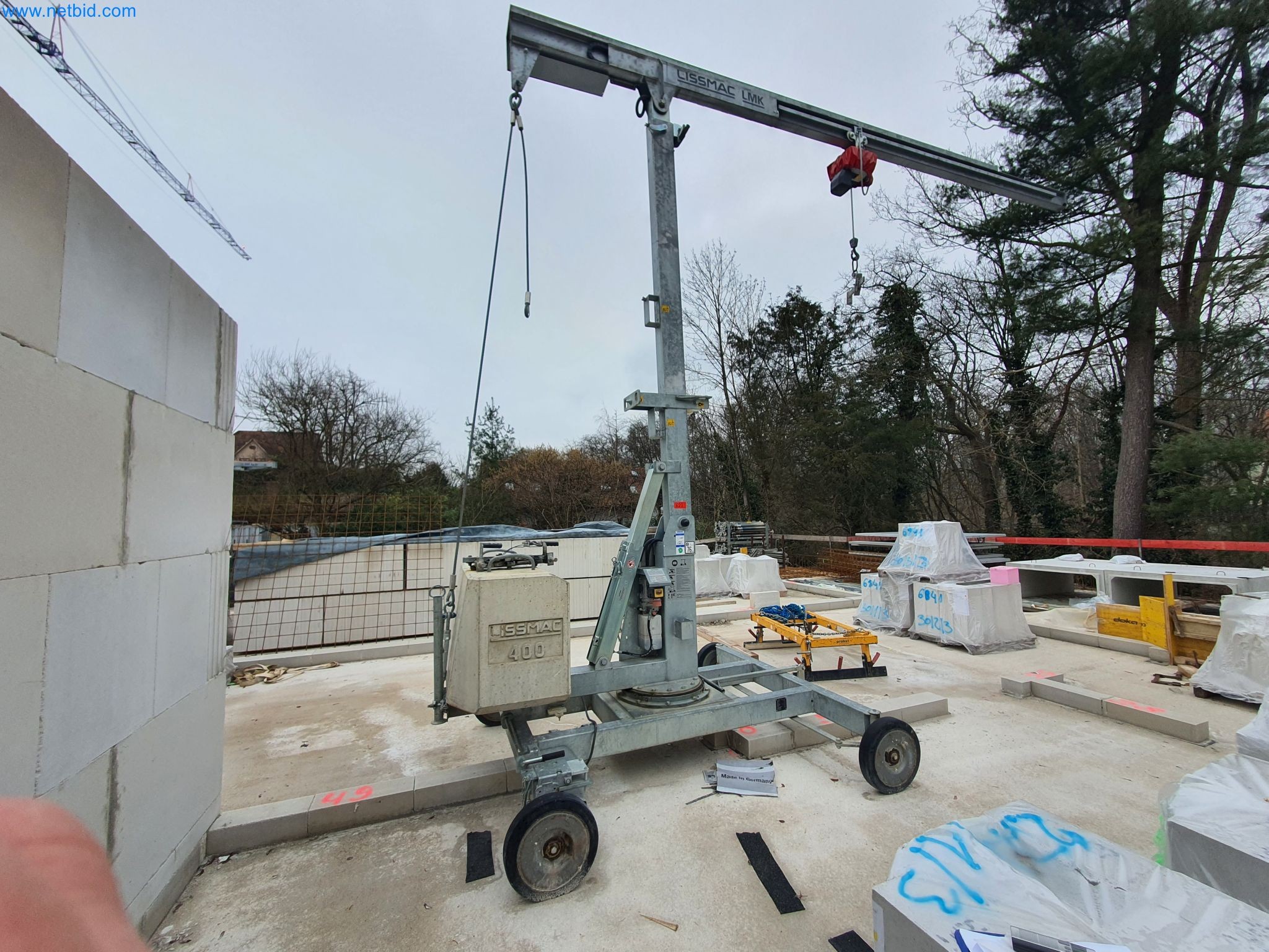 Baumaschinen, Fahrzeuge, Schalungsmaterial und Zubehör aus dem Bereich Hochbau-1