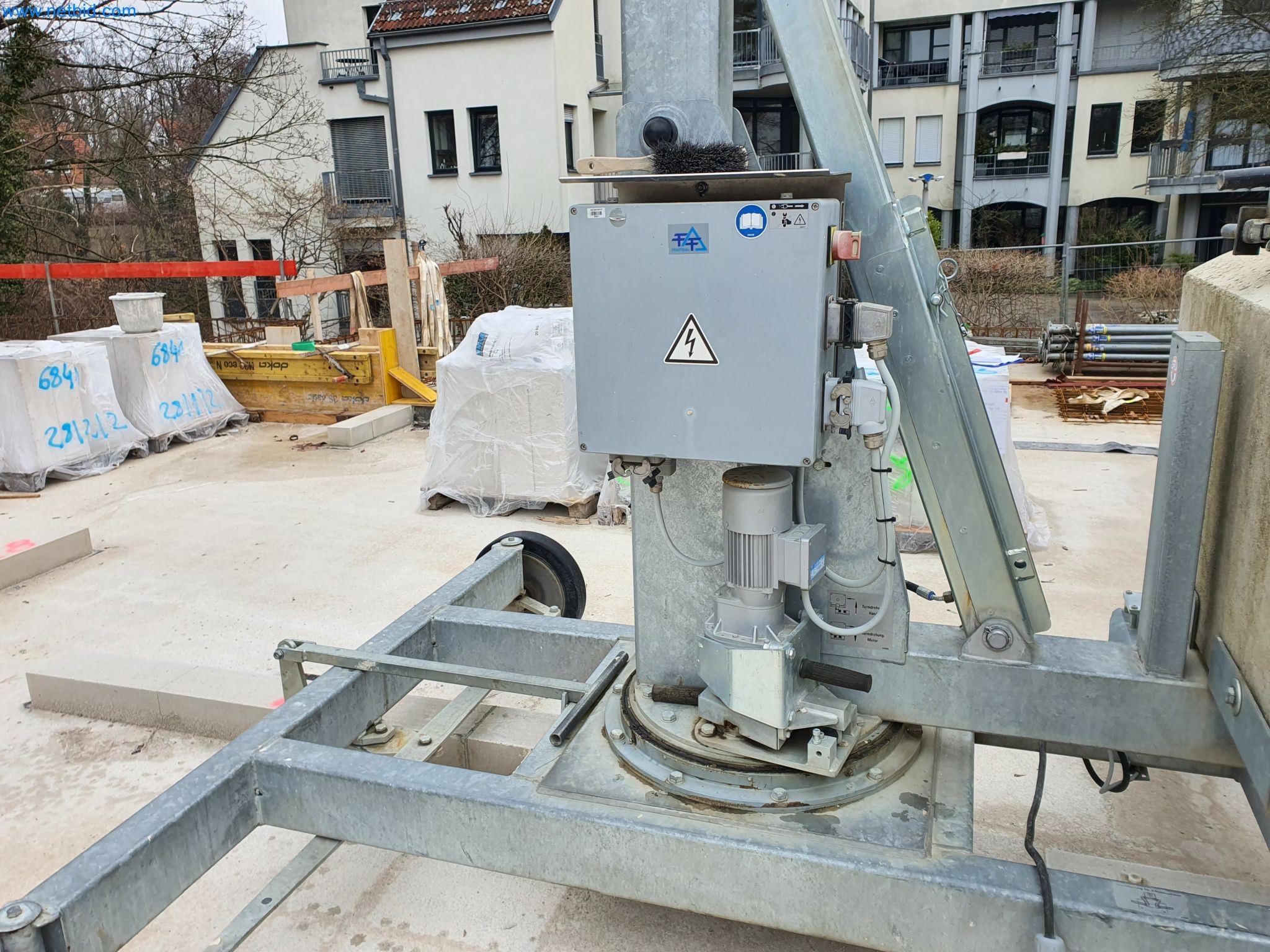 Baumaschinen, Fahrzeuge, Schalungsmaterial und Zubehör aus dem Bereich Hochbau-7