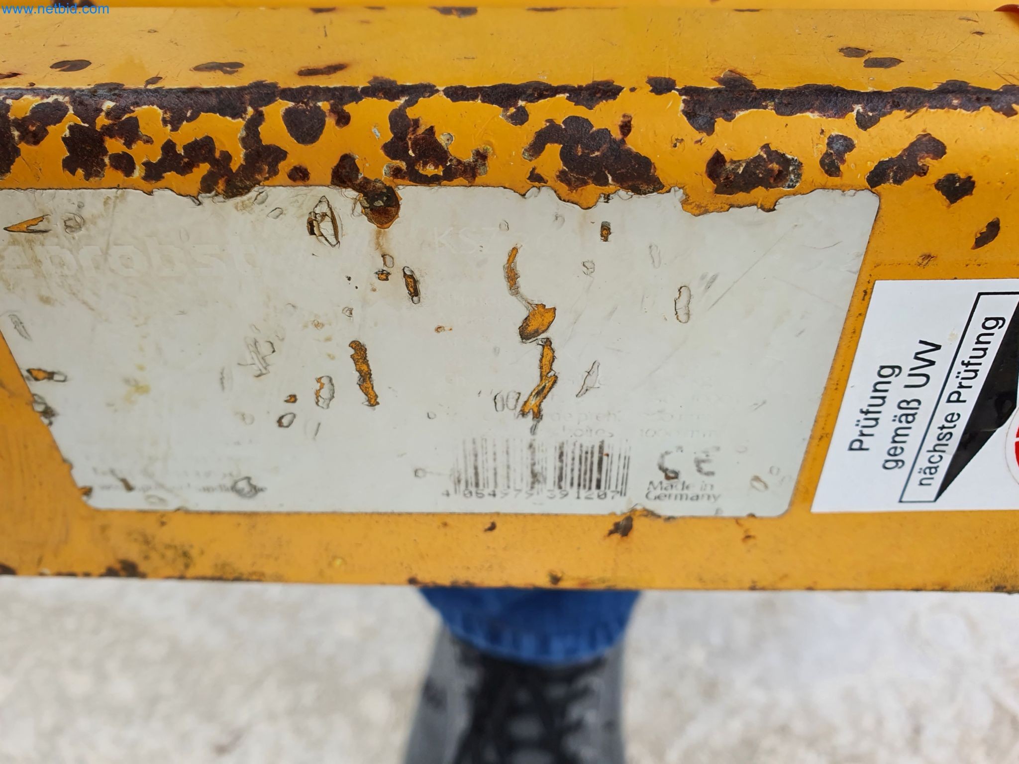 Stavební stroje, vozidla, bednicí materiál a příslušenství z oblasti stavebnictví-2