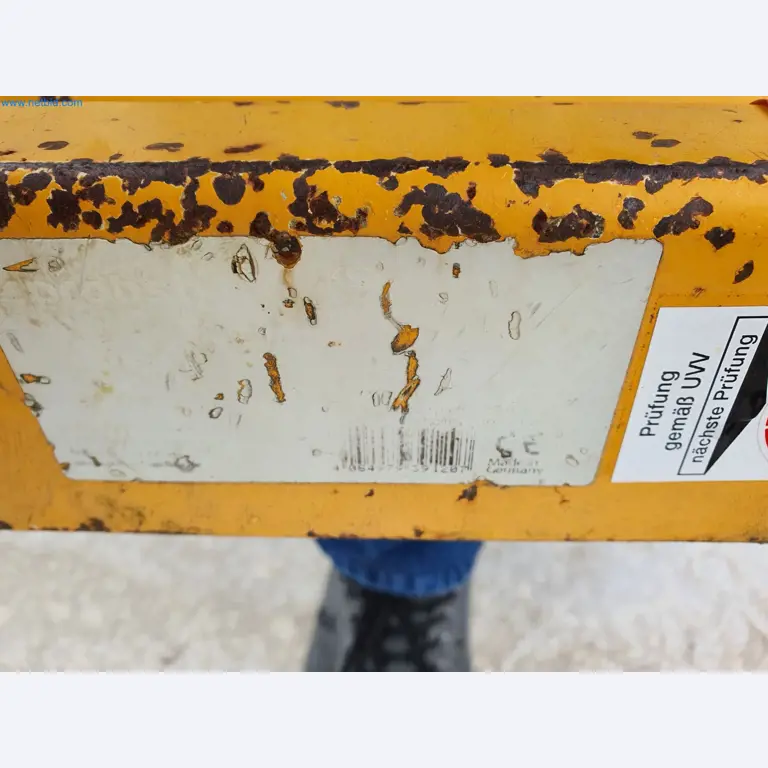 Stavební stroje, vozidla, bednicí materiál a příslušenství z oblasti stavebnictví-2