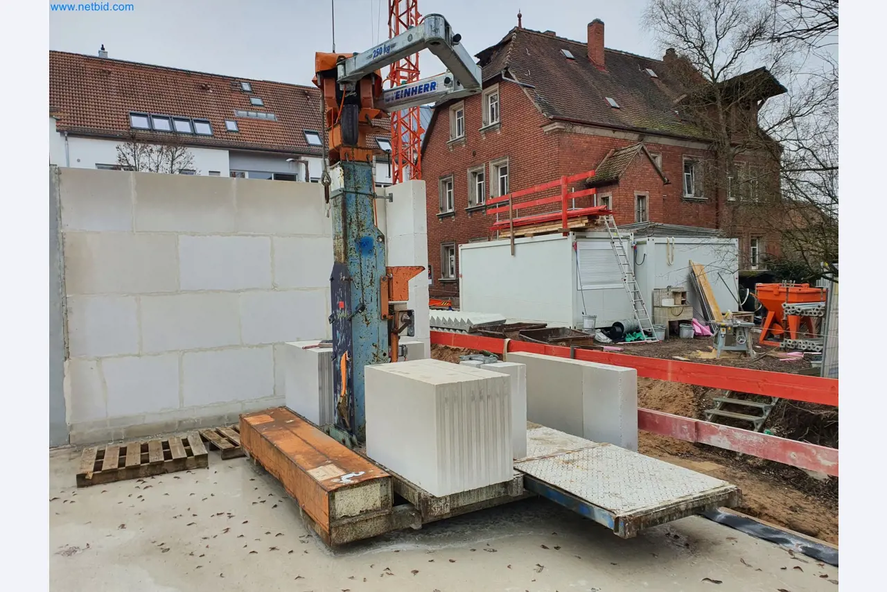 Stavební stroje, vozidla, bednicí materiál a příslušenství z oblasti stavebnictví-1