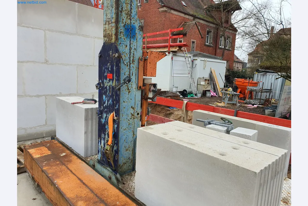 Stavební stroje, vozidla, bednicí materiál a příslušenství z oblasti stavebnictví-2