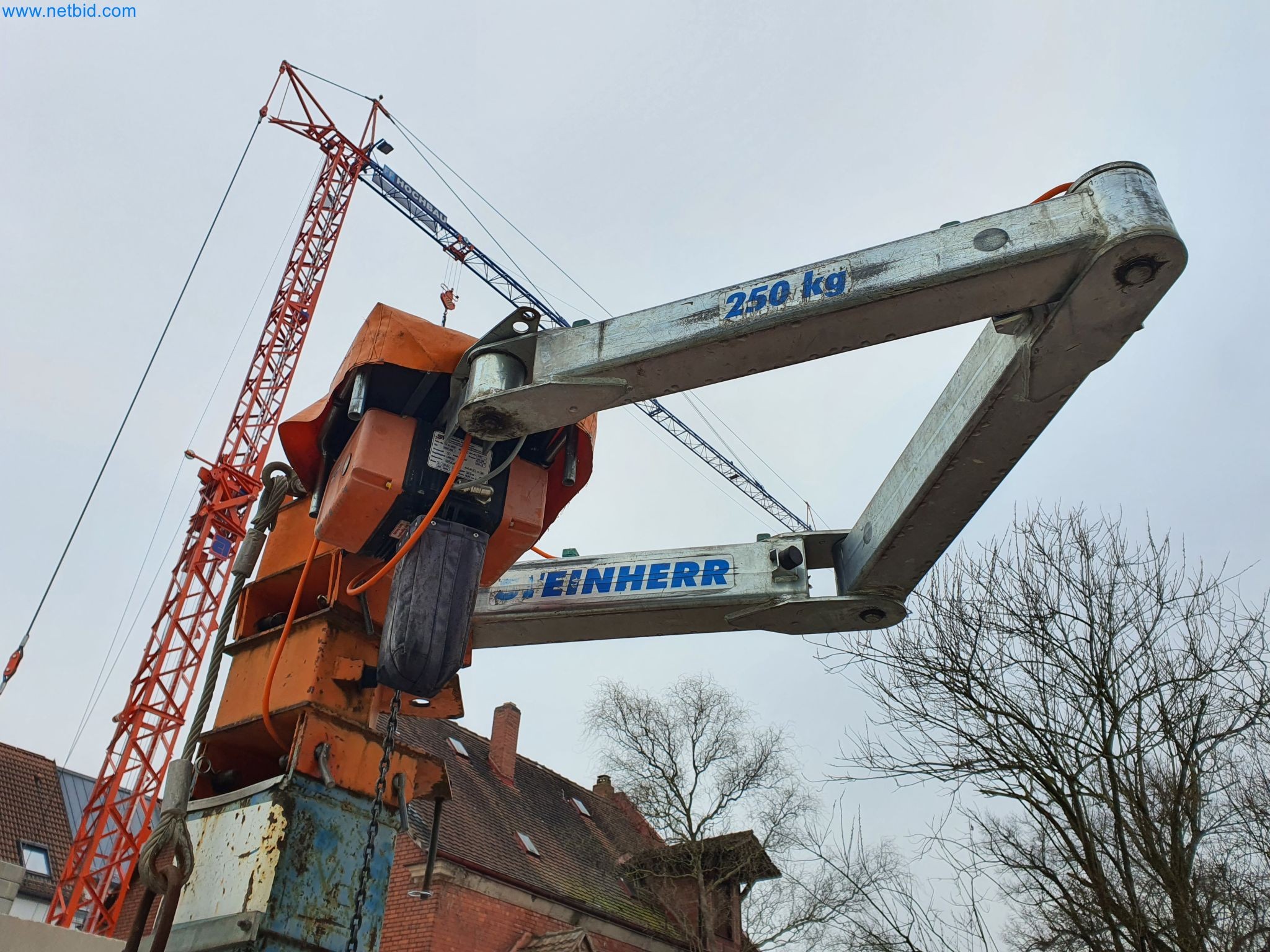 Stavební stroje, vozidla, bednicí materiál a příslušenství z oblasti stavebnictví-3