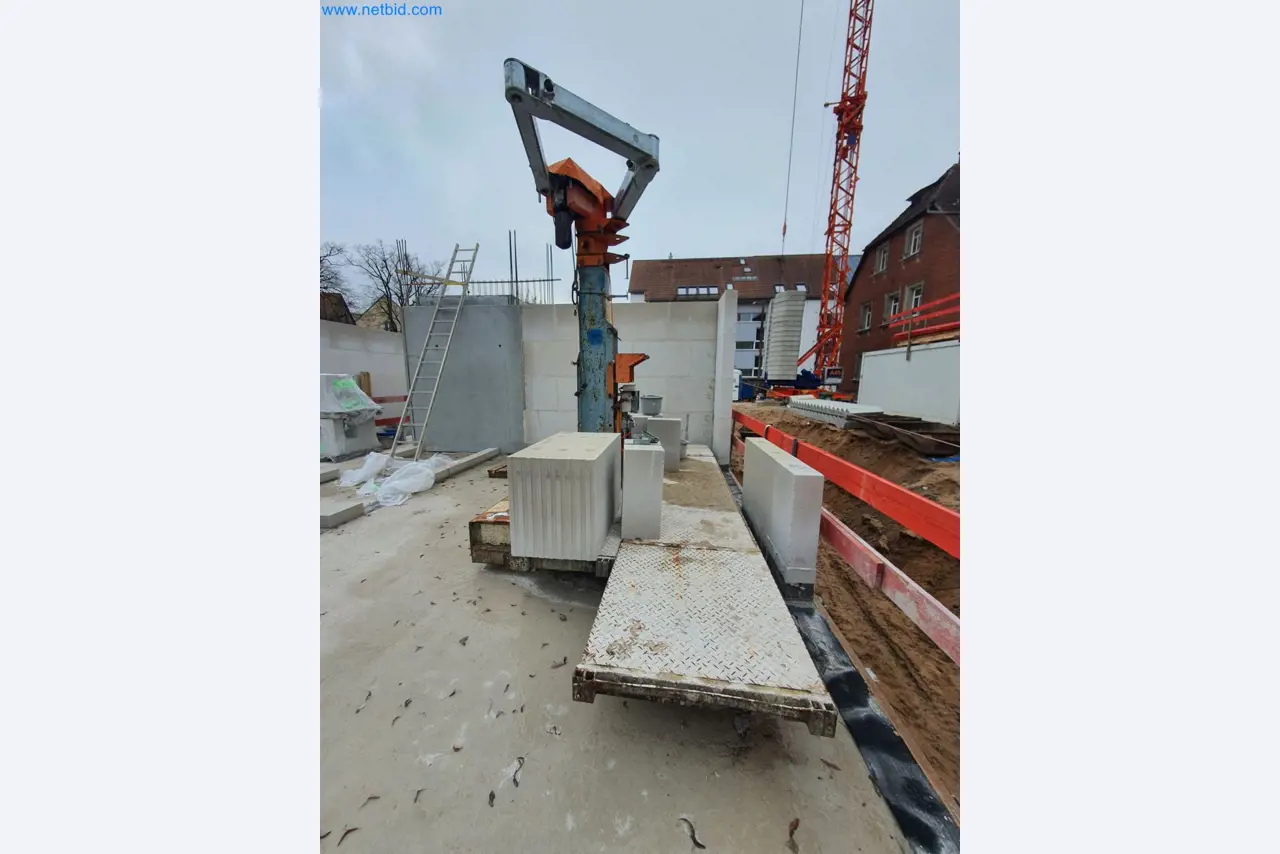 Stavební stroje, vozidla, bednicí materiál a příslušenství z oblasti stavebnictví-7