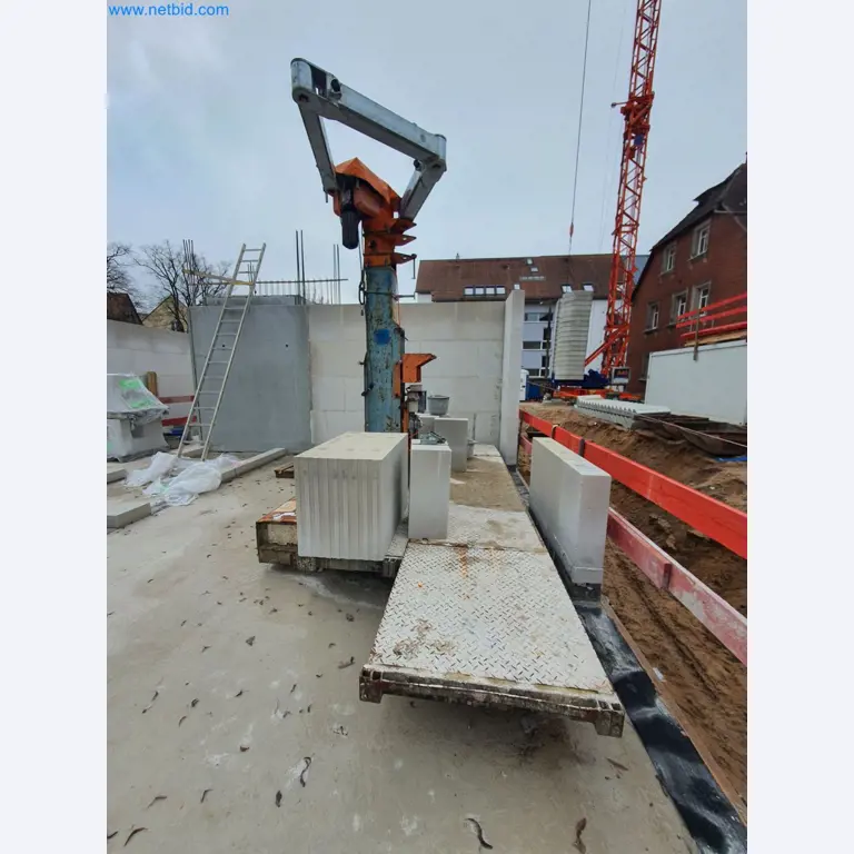 Stavební stroje, vozidla, bednicí materiál a příslušenství z oblasti stavebnictví-7