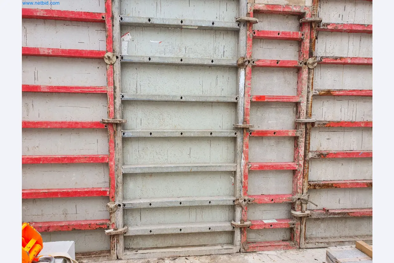 Baumaschinen, Fahrzeuge, Schalungsmaterial und Zubehör aus dem Bereich Hochbau-1