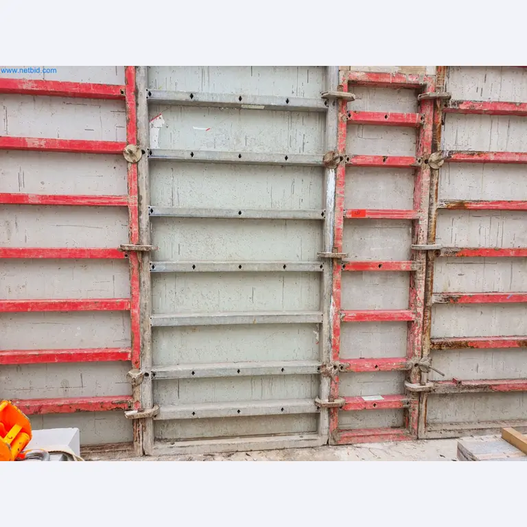 Baumaschinen, Fahrzeuge, Schalungsmaterial und Zubehör aus dem Bereich Hochbau-1