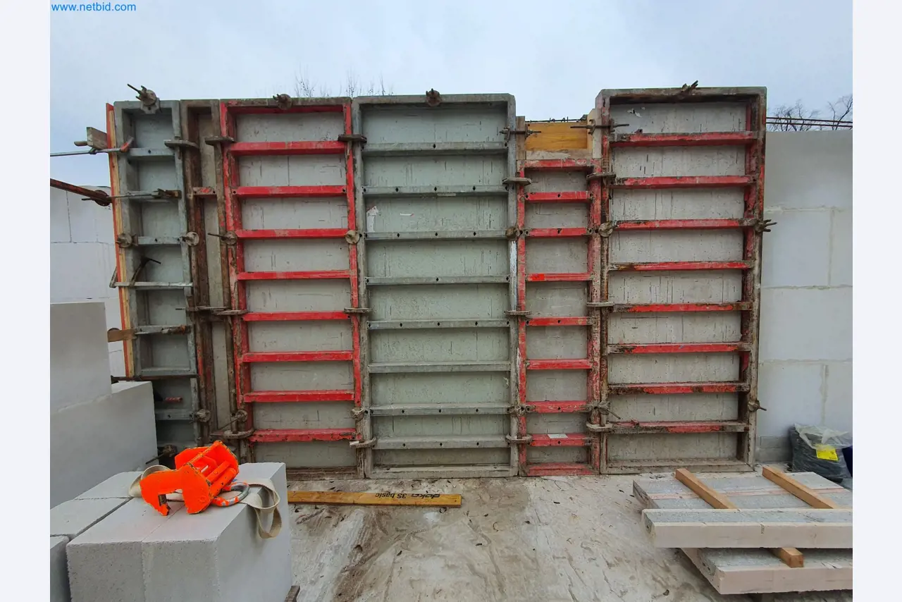 Baumaschinen, Fahrzeuge, Schalungsmaterial und Zubehör aus dem Bereich Hochbau-2