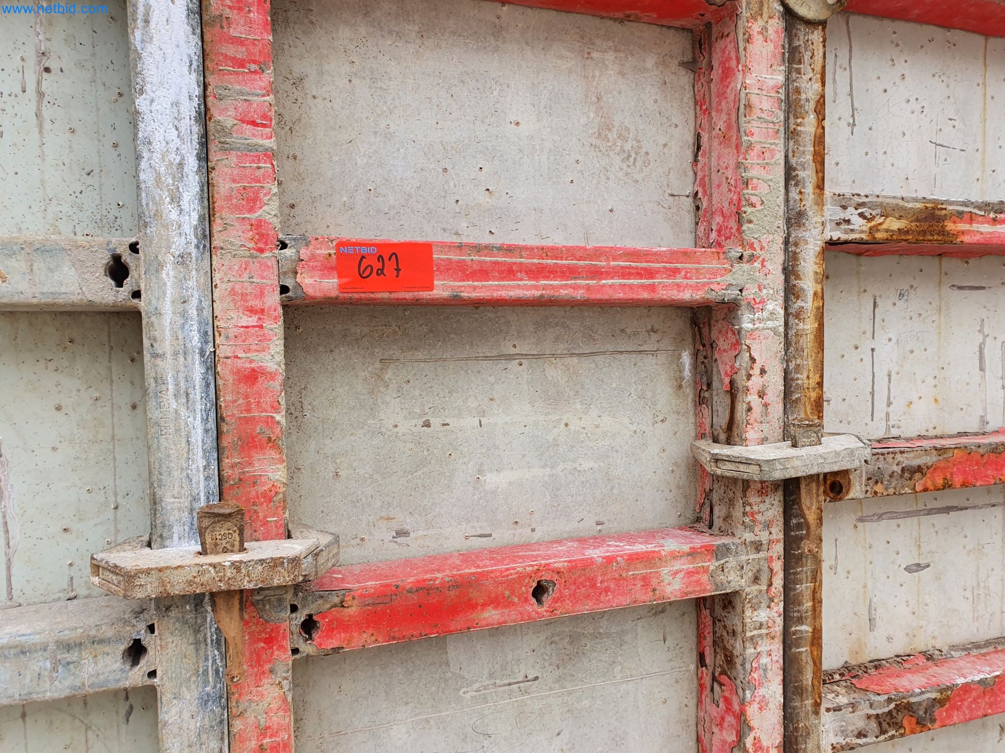 Baumaschinen, Fahrzeuge, Schalungsmaterial und Zubehör aus dem Bereich Hochbau-4