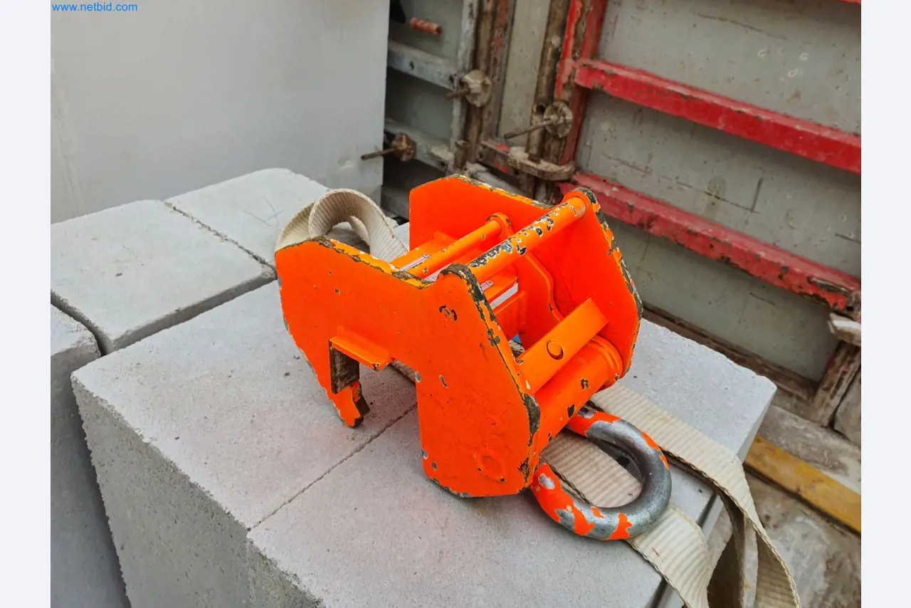 Baumaschinen, Fahrzeuge, Schalungsmaterial und Zubehör aus dem Bereich Hochbau-5