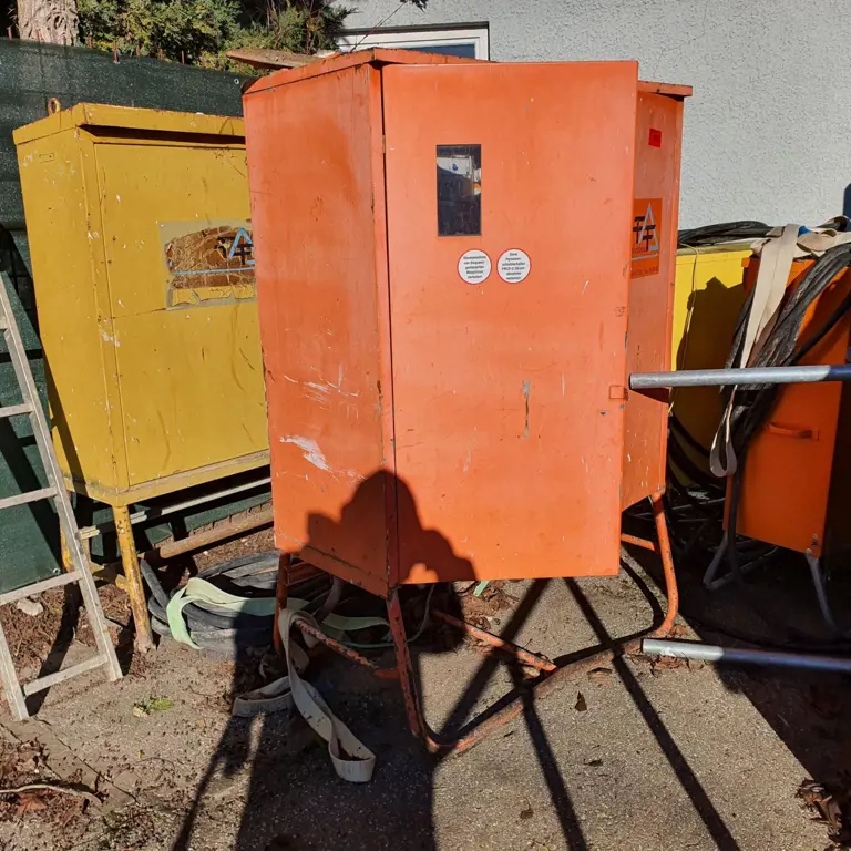 Site power distribution box Merz