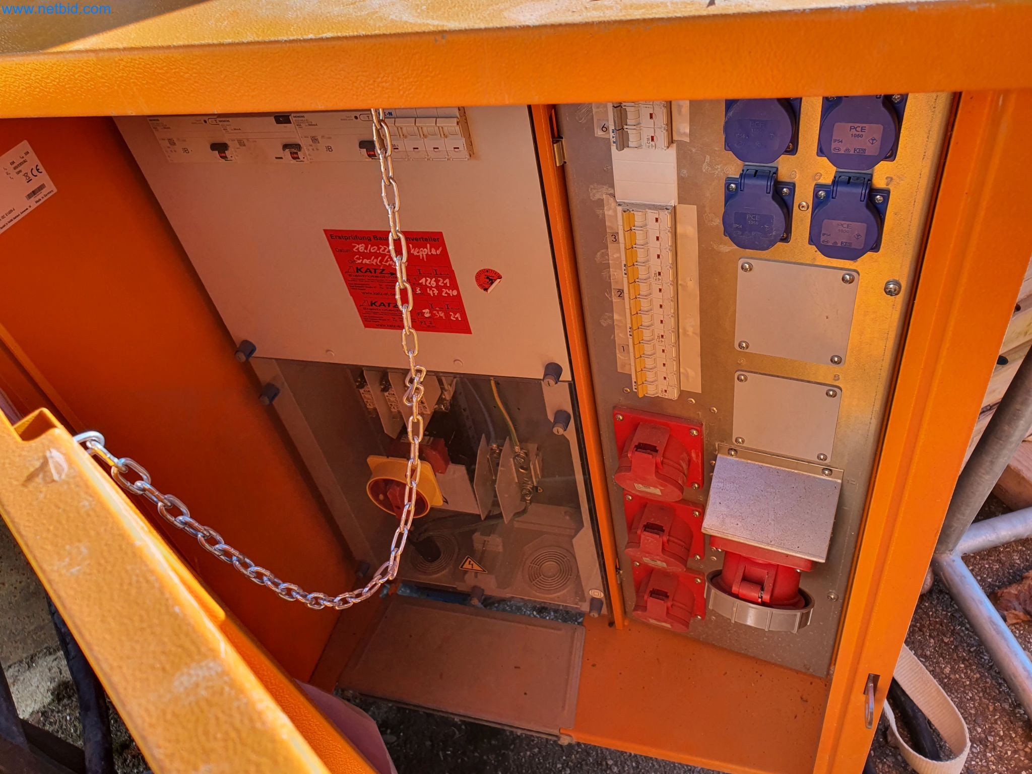 Maszyny budowlane, pojazdy, materiały szalunkowe i akcesoria z sektora budowlanego-3