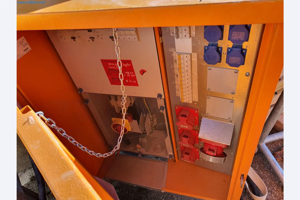 Maszyny budowlane, pojazdy, materiały szalunkowe i akcesoria z sektora budowlanego-3