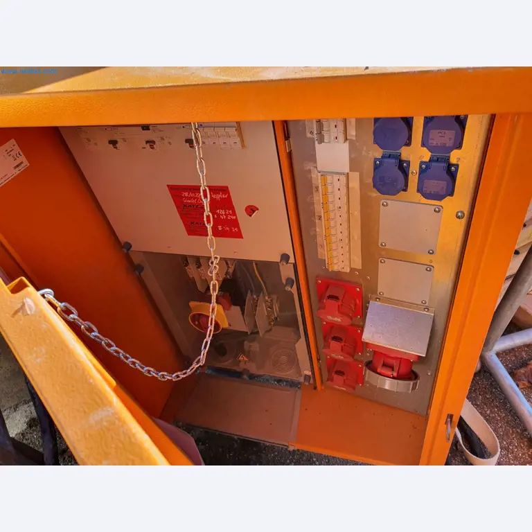 Maszyny budowlane, pojazdy, materiały szalunkowe i akcesoria z sektora budowlanego-3