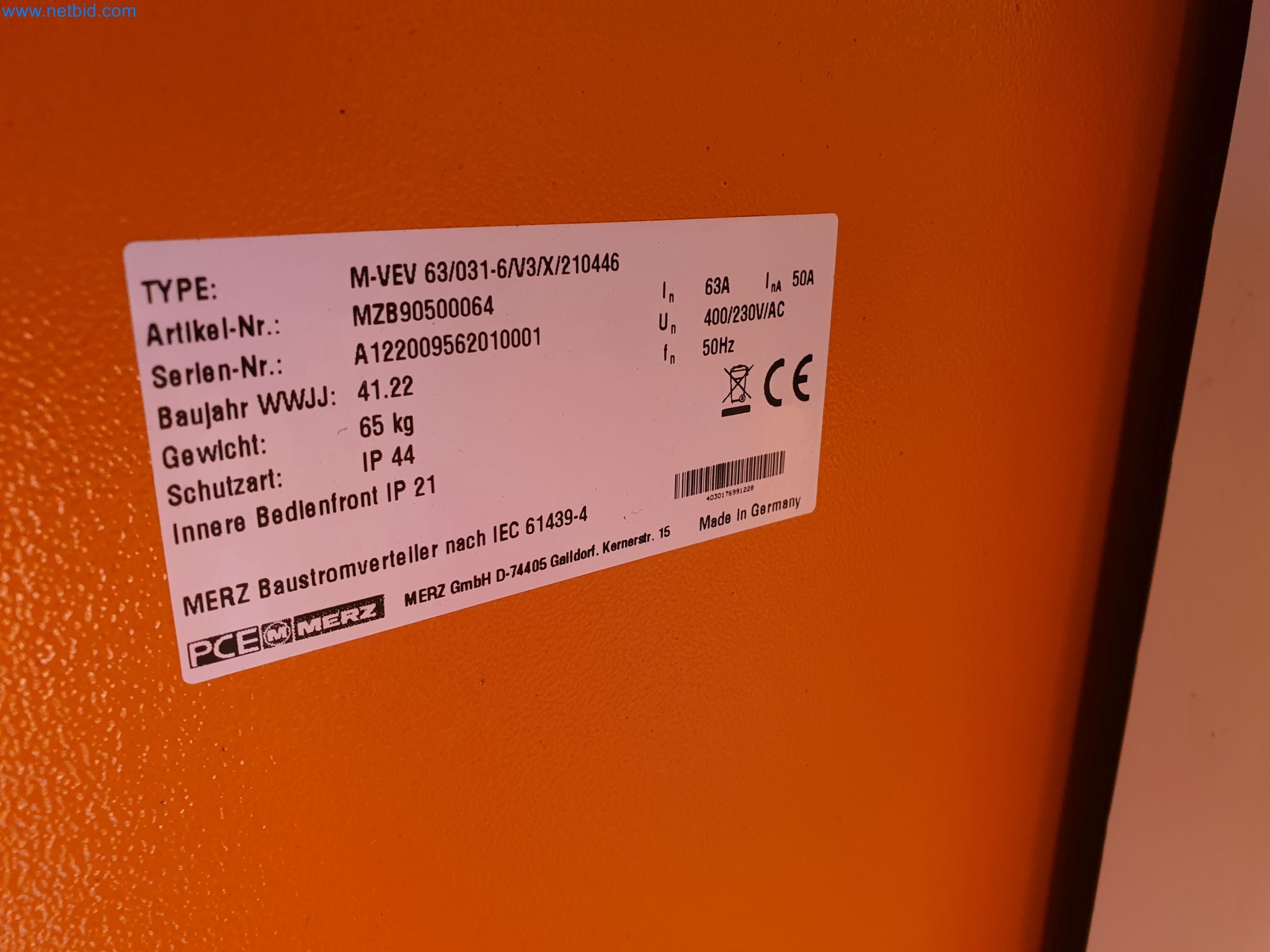 Maszyny budowlane, pojazdy, materiały szalunkowe i akcesoria z sektora budowlanego-4