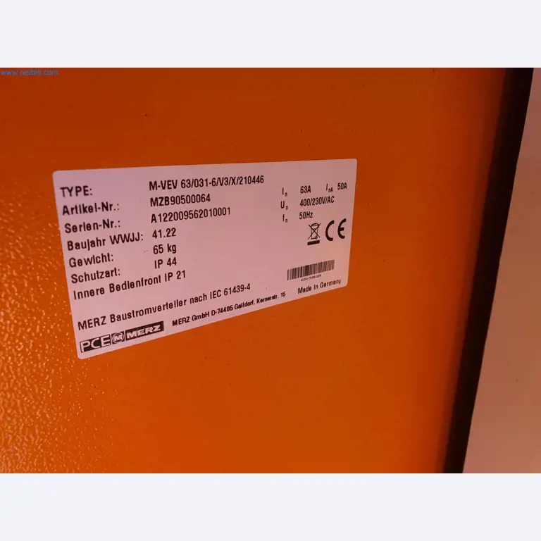 Maszyny budowlane, pojazdy, materiały szalunkowe i akcesoria z sektora budowlanego-4