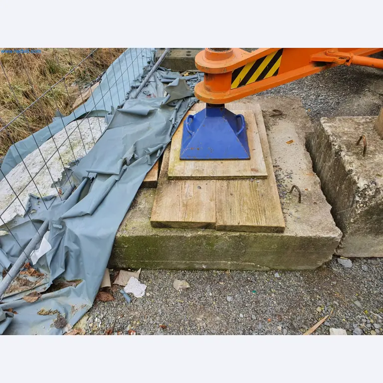 Maszyny budowlane, pojazdy, materiały szalunkowe i akcesoria z sektora budowlanego-16