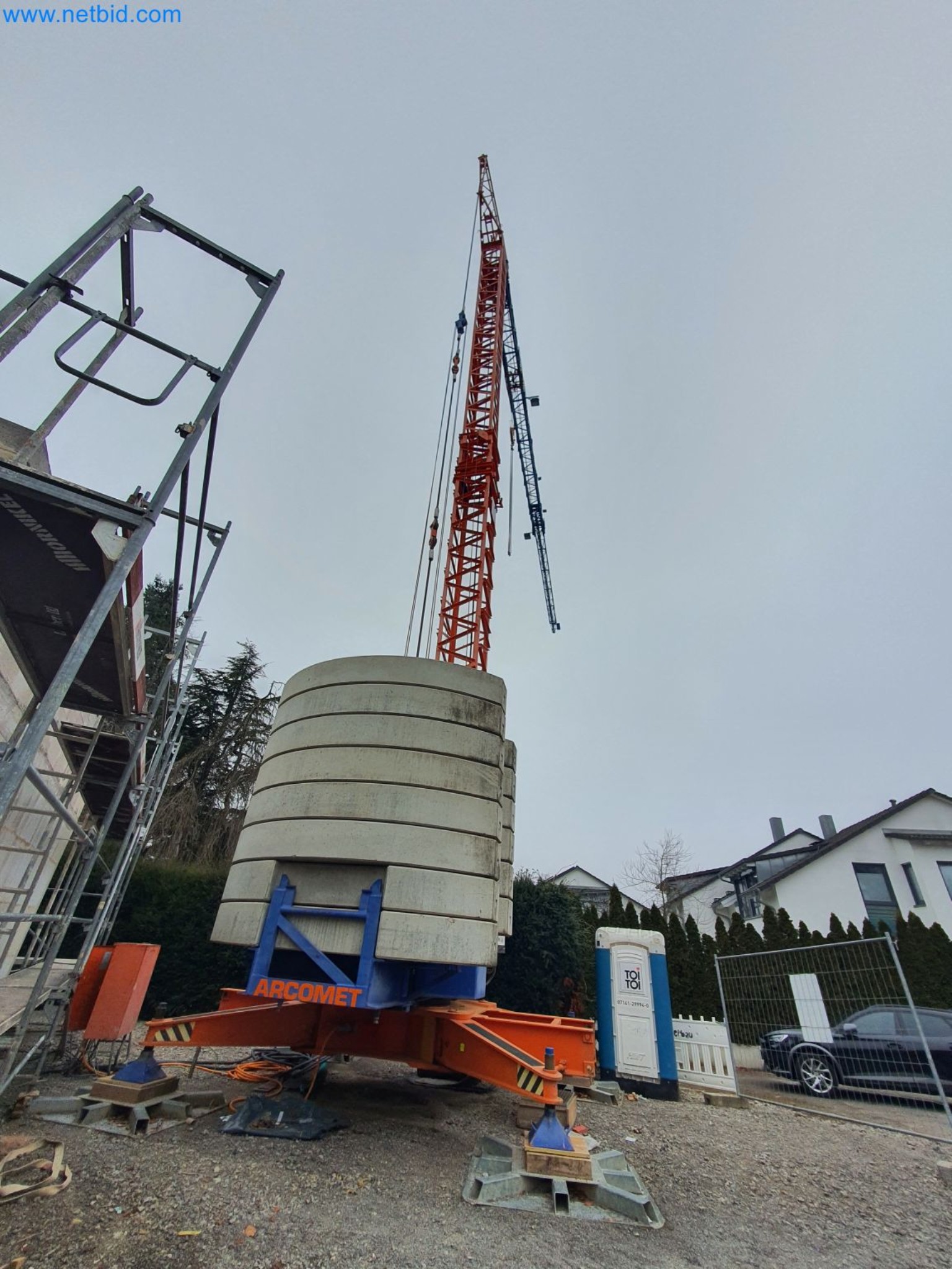 Maszyny budowlane, pojazdy, materiały szalunkowe i akcesoria z sektora budowlanego-18