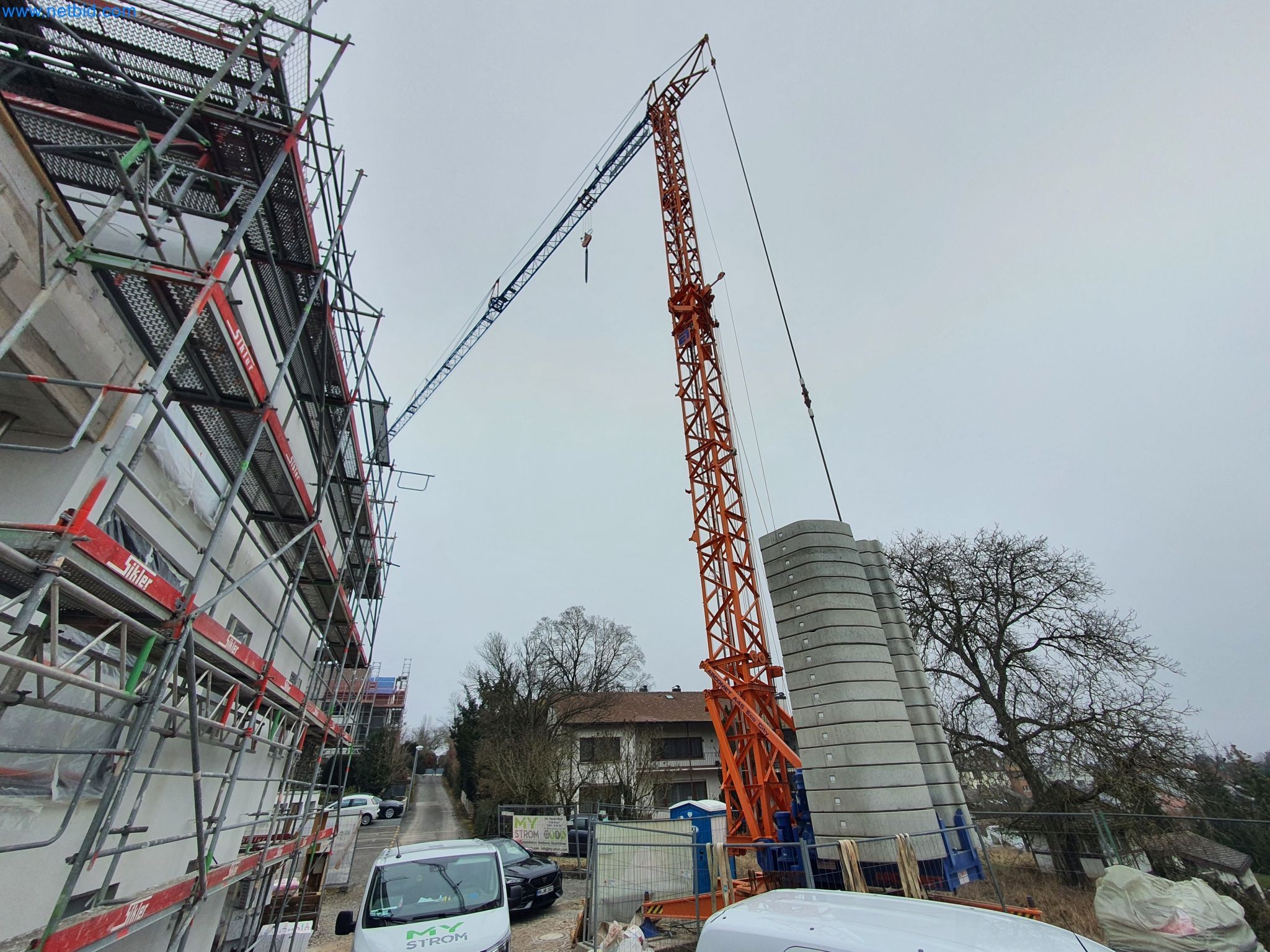 Maszyny budowlane, pojazdy, materiały szalunkowe i akcesoria z sektora budowlanego-1