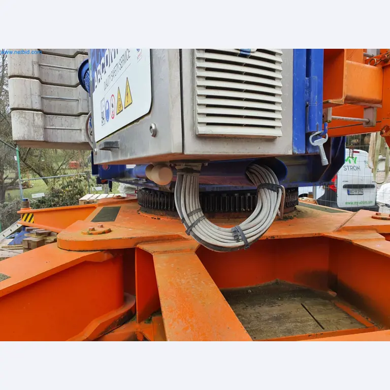 Maszyny budowlane, pojazdy, materiały szalunkowe i akcesoria z sektora budowlanego-20