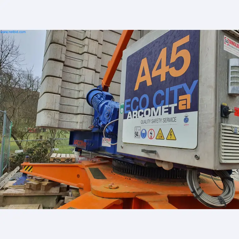 Maszyny budowlane, pojazdy, materiały szalunkowe i akcesoria z sektora budowlanego-21