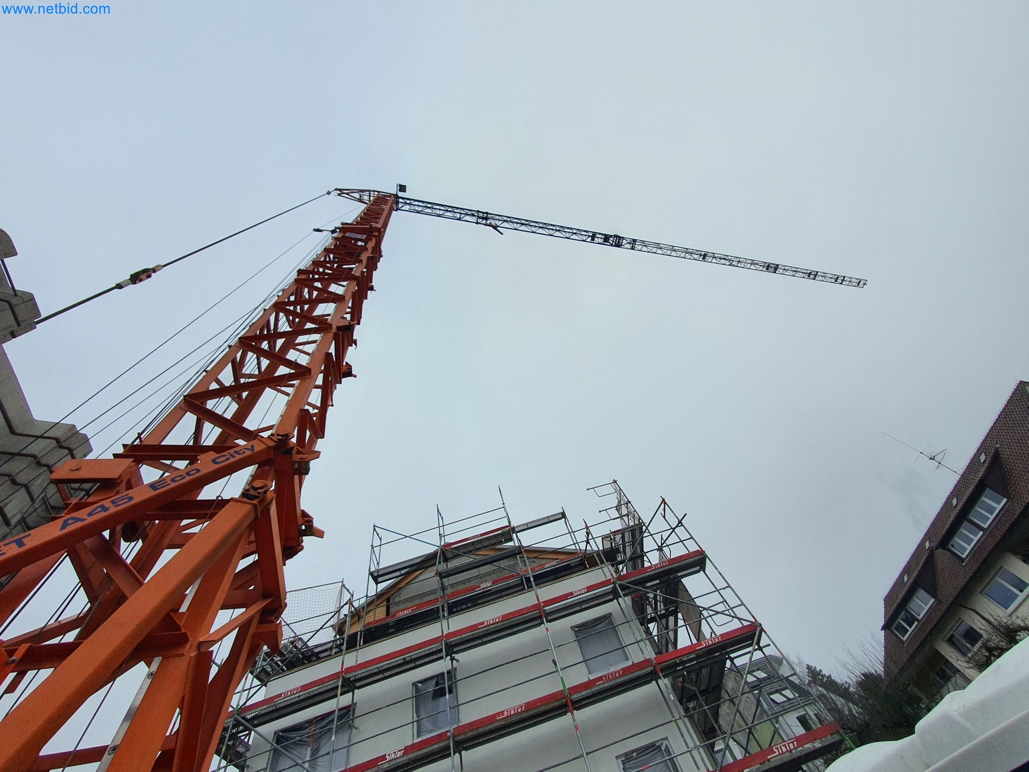 Maszyny budowlane, pojazdy, materiały szalunkowe i akcesoria z sektora budowlanego-22