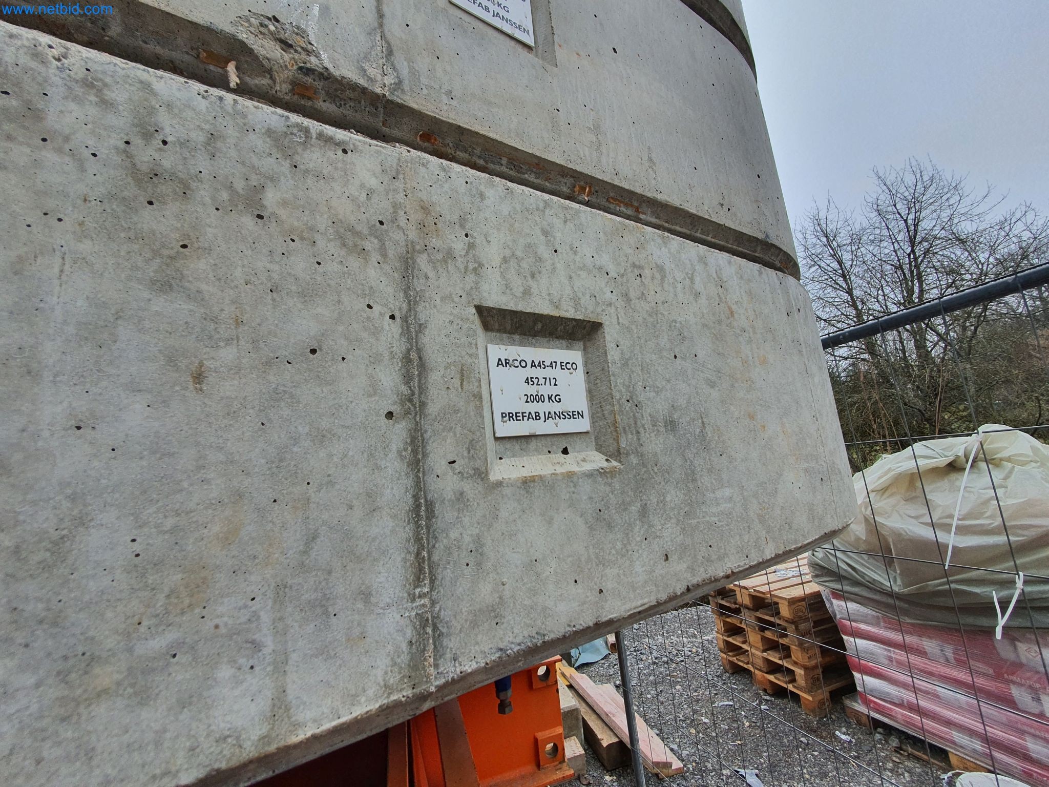 Maszyny budowlane, pojazdy, materiały szalunkowe i akcesoria z sektora budowlanego-24