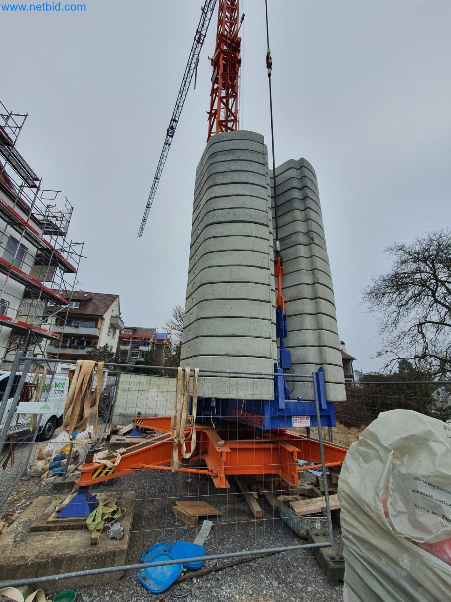 Maszyny budowlane, pojazdy, materiały szalunkowe i akcesoria z sektora budowlanego-2