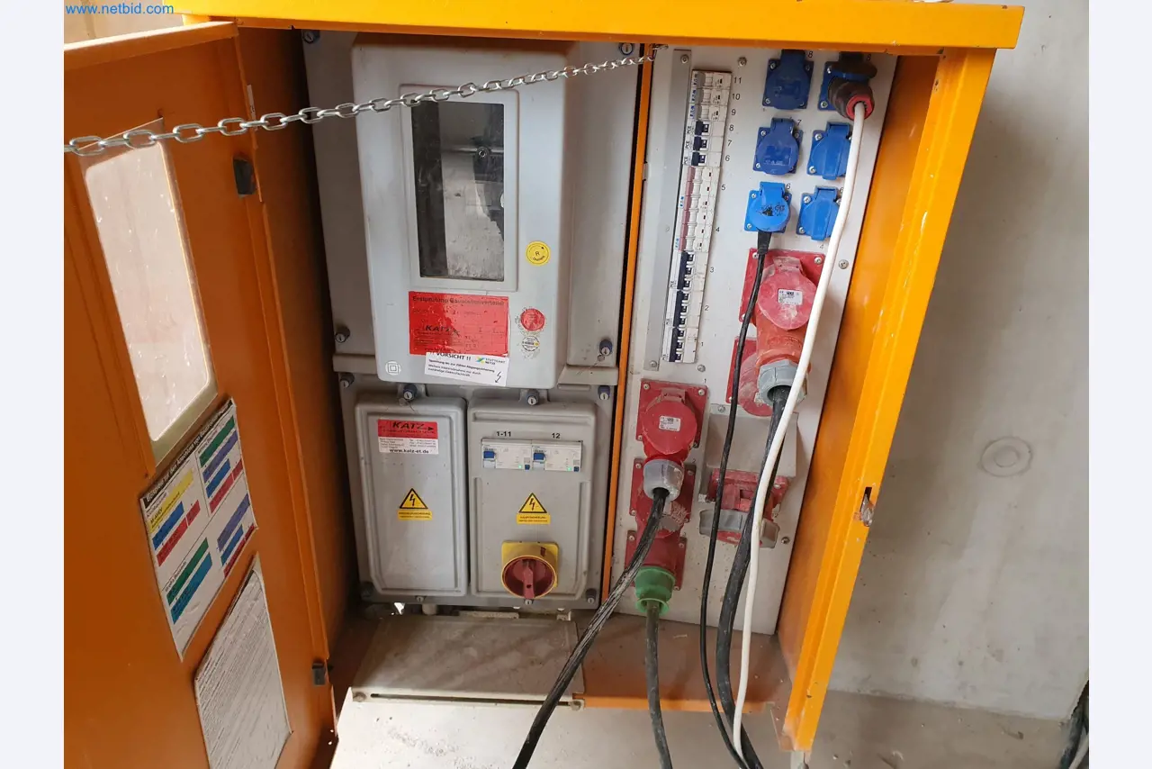 Stavební stroje, vozidla, bednicí materiál a příslušenství z oblasti stavebnictví-2