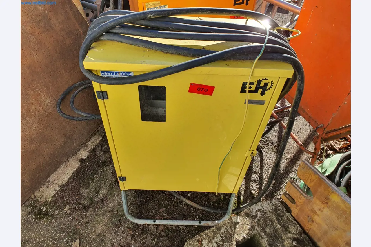 Maszyny budowlane, pojazdy, materiały szalunkowe i akcesoria z sektora budowlanego-1