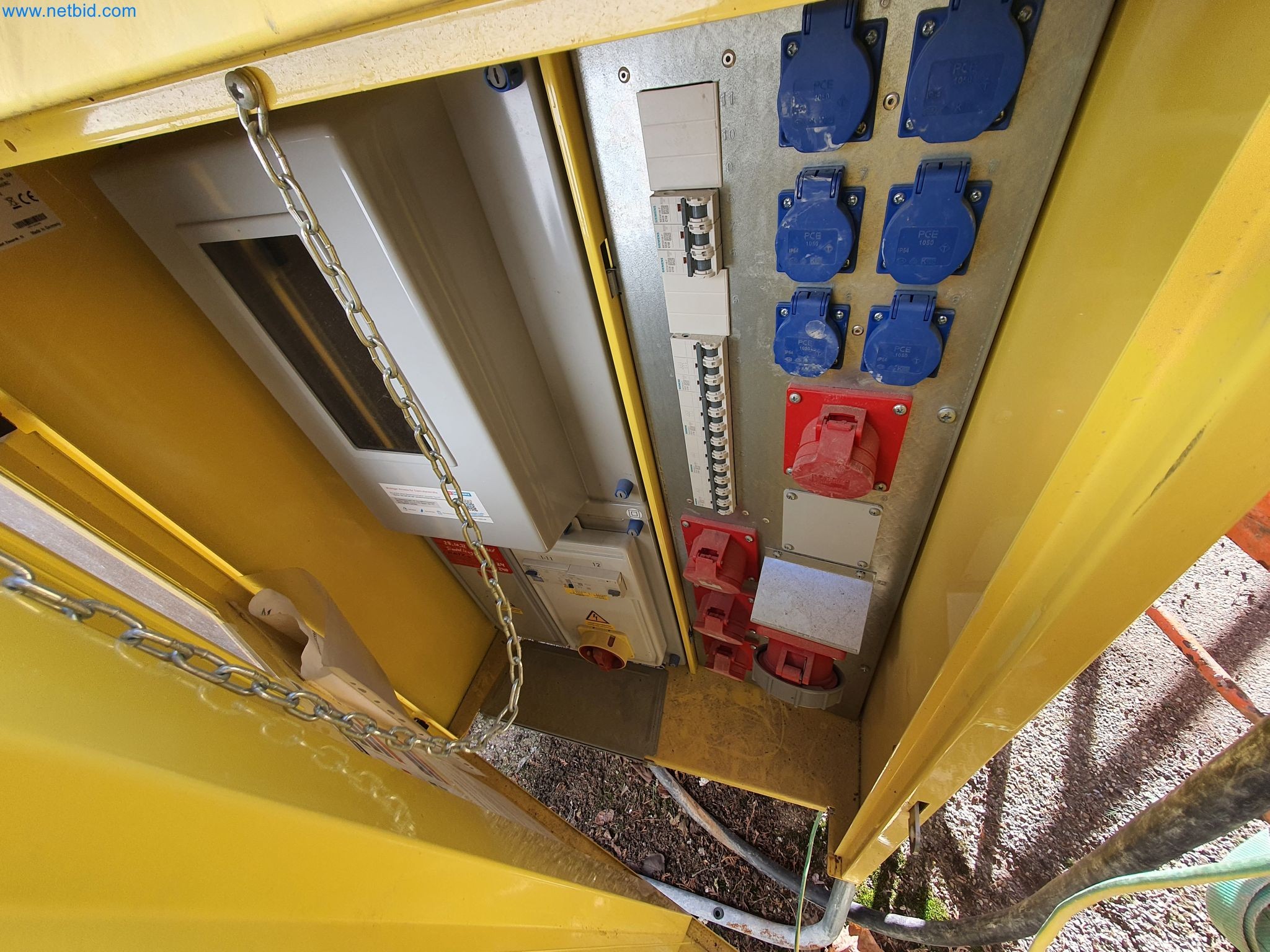 Maszyny budowlane, pojazdy, materiały szalunkowe i akcesoria z sektora budowlanego-2