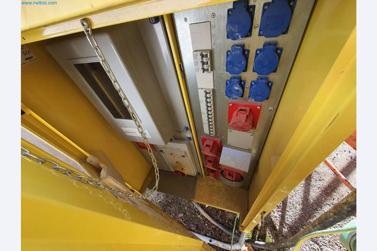 Maszyny budowlane, pojazdy, materiały szalunkowe i akcesoria z sektora budowlanego-2