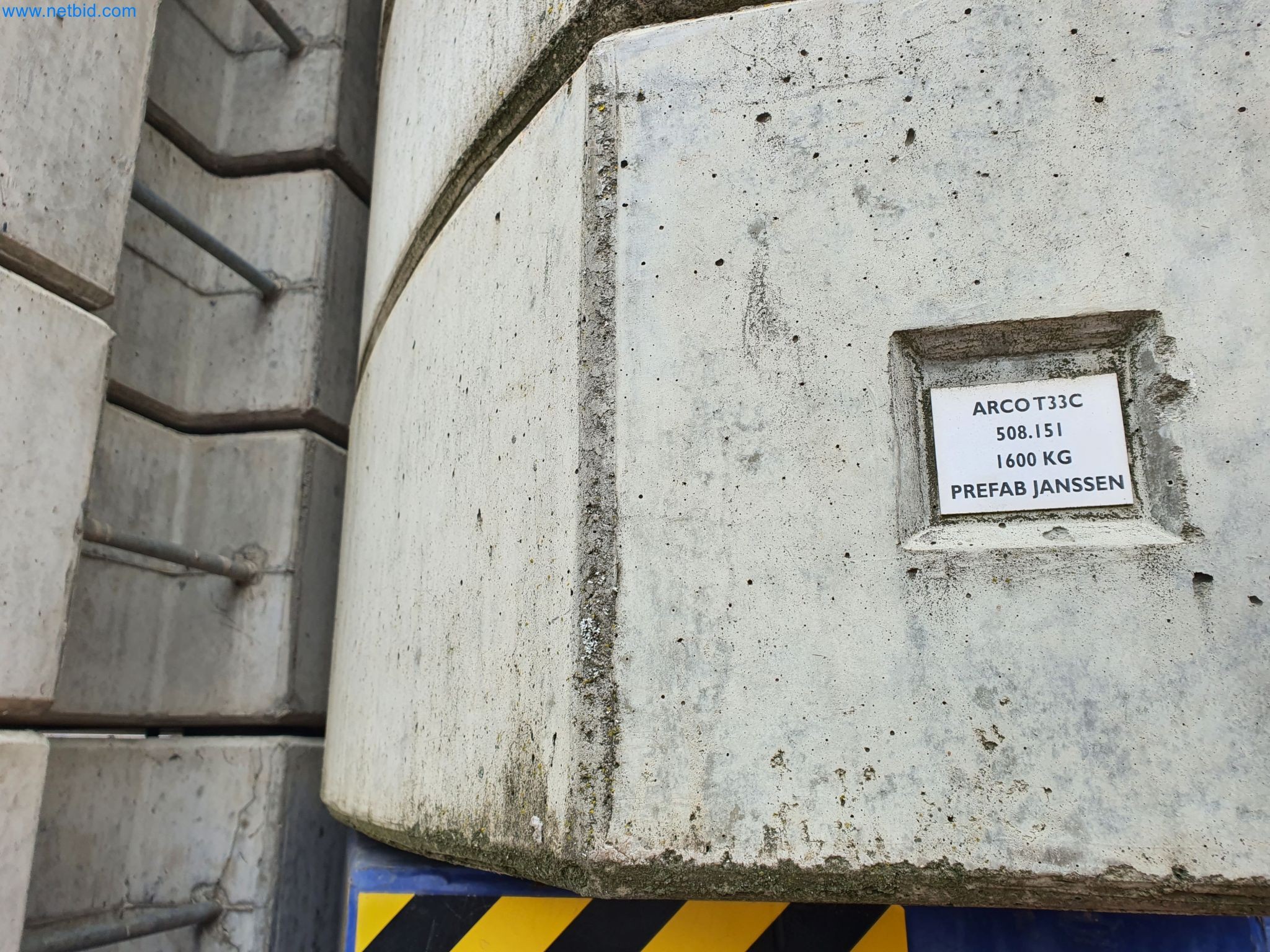 Maszyny budowlane, pojazdy, materiały szalunkowe i akcesoria z sektora budowlanego-12