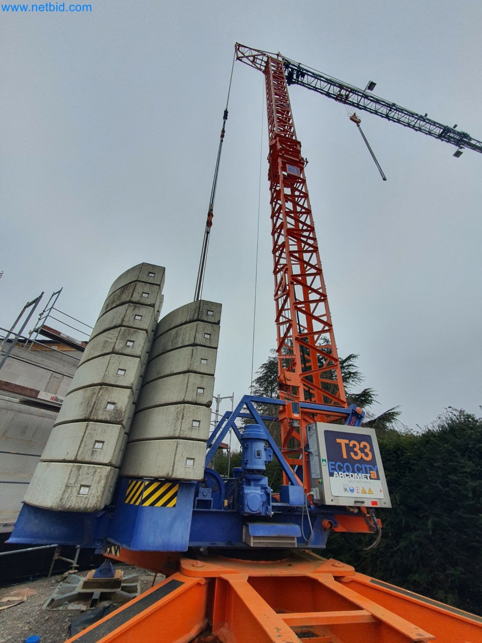 Maszyny budowlane, pojazdy, materiały szalunkowe i akcesoria z sektora budowlanego-15