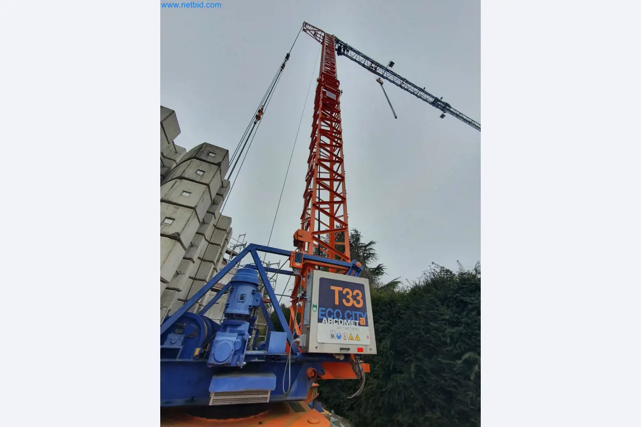 Maszyny budowlane, pojazdy, materiały szalunkowe i akcesoria z sektora budowlanego-16