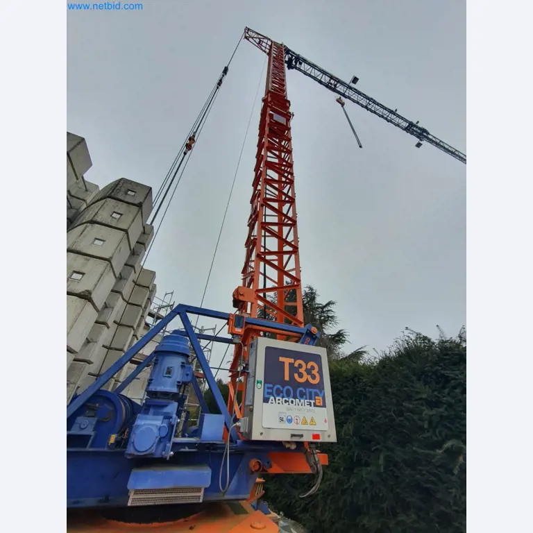 Maszyny budowlane, pojazdy, materiały szalunkowe i akcesoria z sektora budowlanego-16