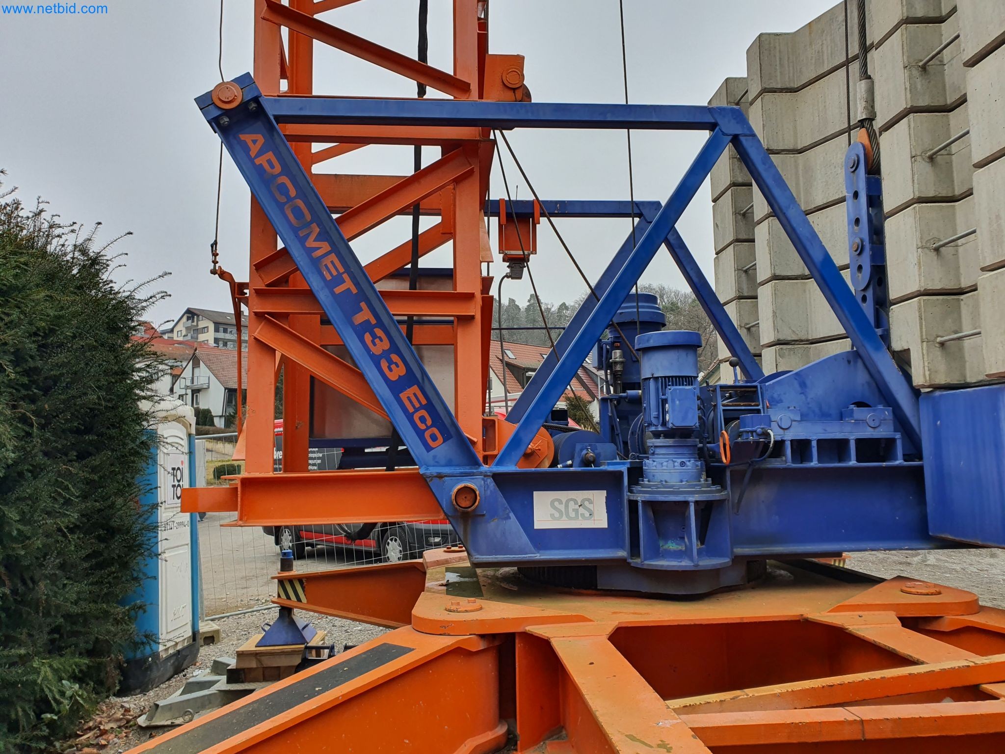 Maszyny budowlane, pojazdy, materiały szalunkowe i akcesoria z sektora budowlanego-19