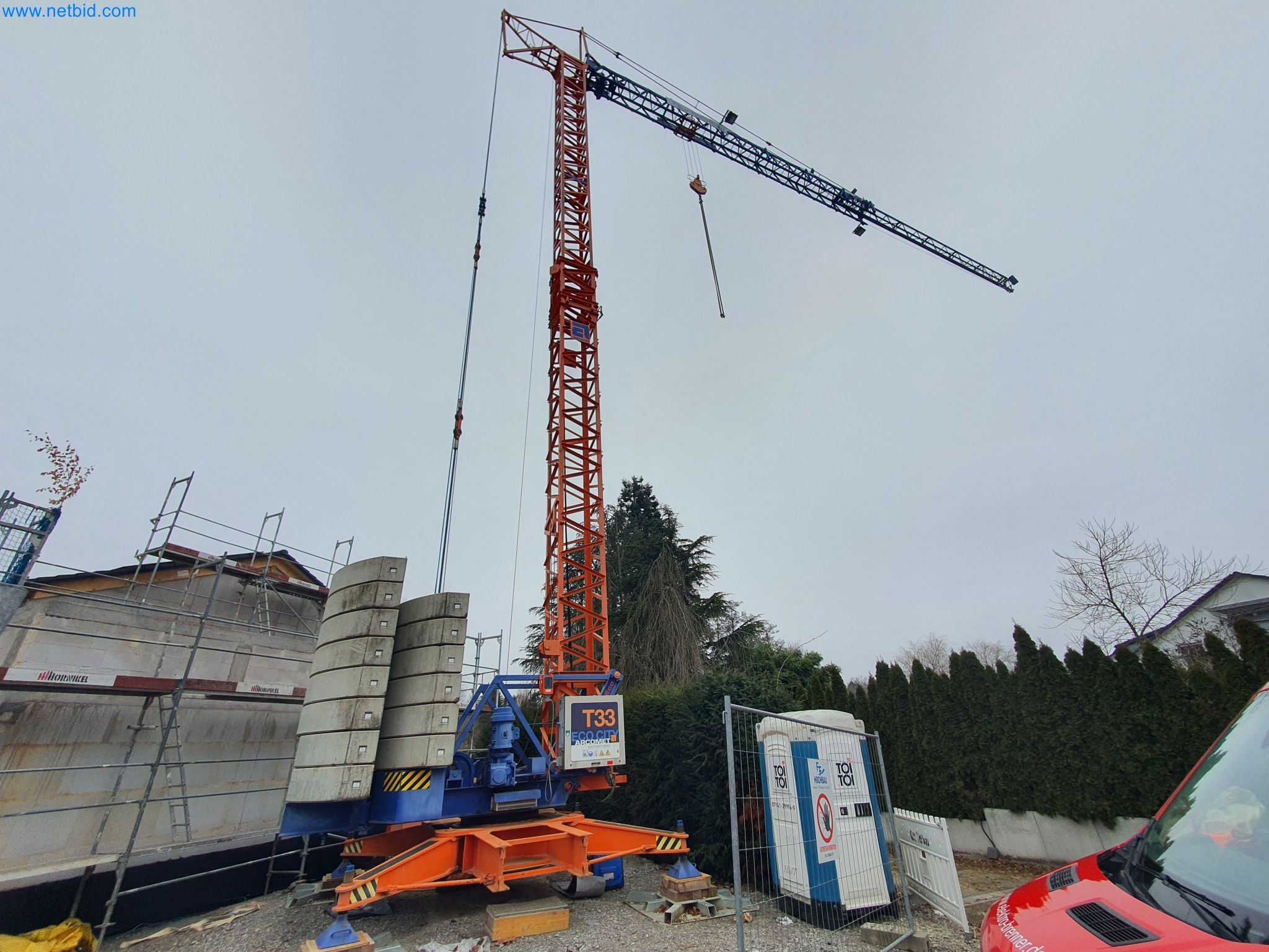 Maszyny budowlane, pojazdy, materiały szalunkowe i akcesoria z sektora budowlanego-1