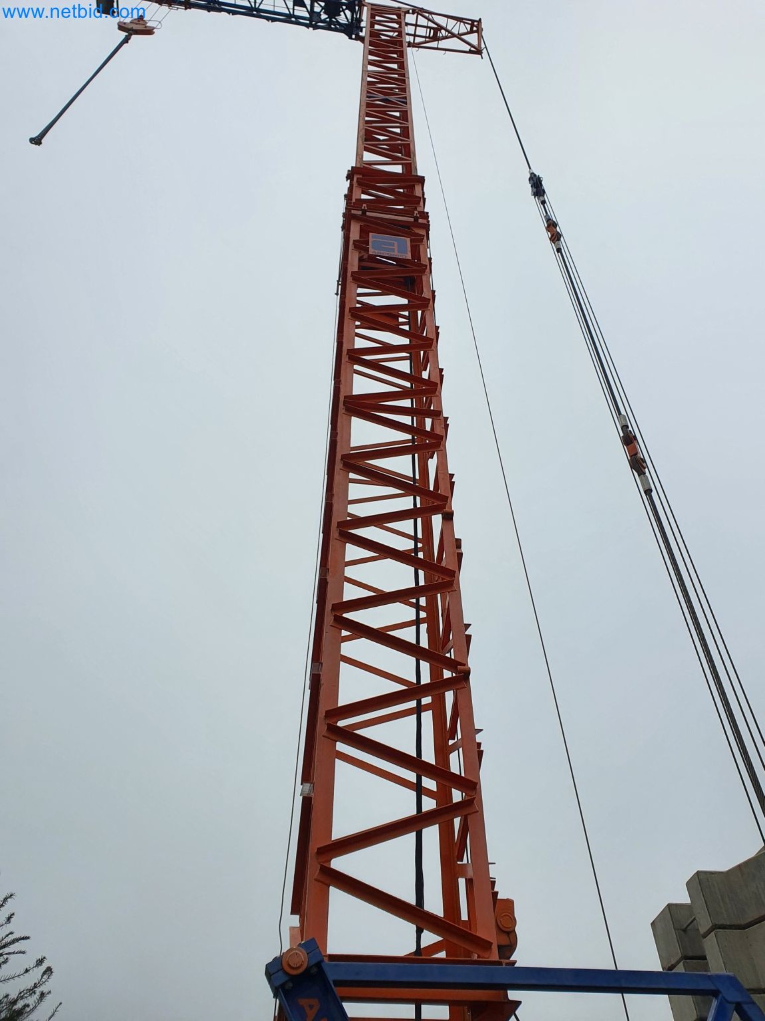 Maszyny budowlane, pojazdy, materiały szalunkowe i akcesoria z sektora budowlanego-21