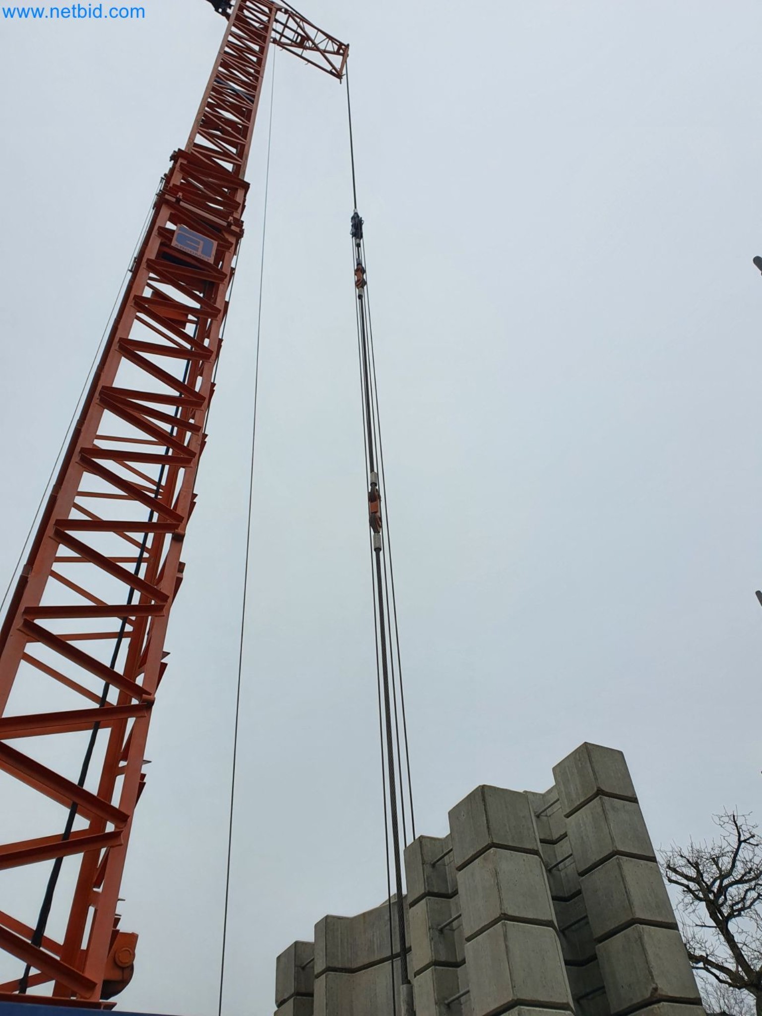 Maszyny budowlane, pojazdy, materiały szalunkowe i akcesoria z sektora budowlanego-23